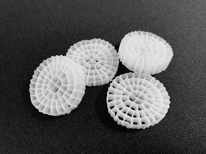 Hdpe 0.98g/Cm3 ROHS άσπρο πλαστικό ενυδρείο μέσων φίλτρων 0