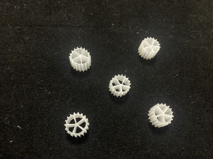 HDPE K1 MBBR Biofilter λιμνών ψαριών μέσα 100% Virgin 1